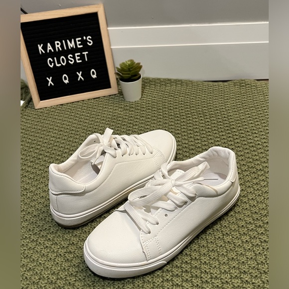 Shoes 💕 - Picture 1 of 2